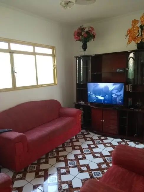 Casa com 3 quartos à venda, 157m2 em Jardim Eliana, Araraquara - SP - imagem 8 Foto 8 de Casa com 3 quartos à venda, 157m2 em Jardim Eliana, Araraquara - SP