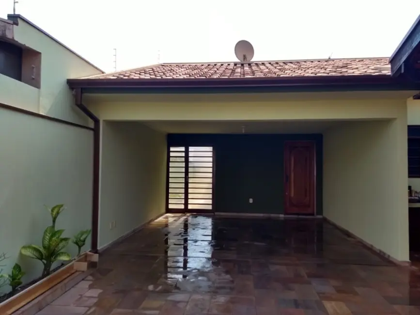 Casa com 3 quartos à venda, 157m2 em Jardim Eliana, Araraquara - SP - imagem 2 Foto 2 de Casa com 3 quartos à venda, 157m2 em Jardim Eliana, Araraquara - SP