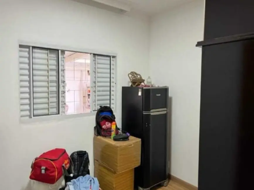 Casa com 2 quartos à venda, 65m2 em Jardim Universal, Araraquara - SP - imagem 4 Foto 4 de Casa com 2 quartos à venda, 65m2 em Jardim Universal, Araraquara - SP