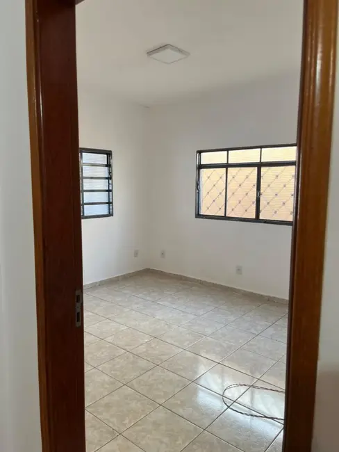 Casa com 2 quartos à venda, 194m2 em Vila Santana, Araraquara - SP - imagem 8 Foto 8 de Casa com 2 quartos à venda, 194m2 em Vila Santana, Araraquara - SP