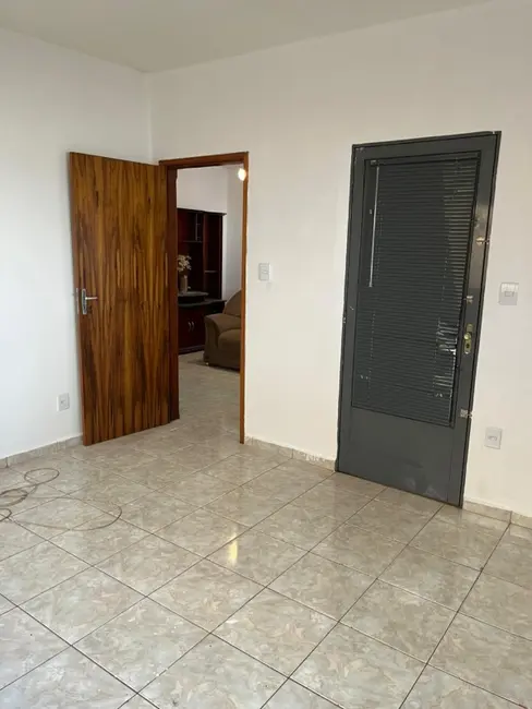 Foto 2 de Casa com 2 quartos à venda, 194m2 em Vila Santana, Araraquara - SP
