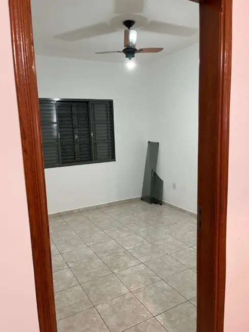 Casa com 2 quartos à venda, 194m2 em Vila Santana, Araraquara - SP - imagem 6 Foto 6 de Casa com 2 quartos à venda, 194m2 em Vila Santana, Araraquara - SP