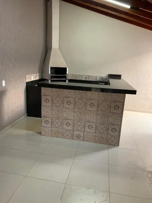 Casa com 3 quartos à venda, 184m2 em Jardim Gardênias, Araraquara - SP - imagem 3 Foto 3 de Casa com 3 quartos à venda, 184m2 em Jardim Gardênias, Araraquara - SP