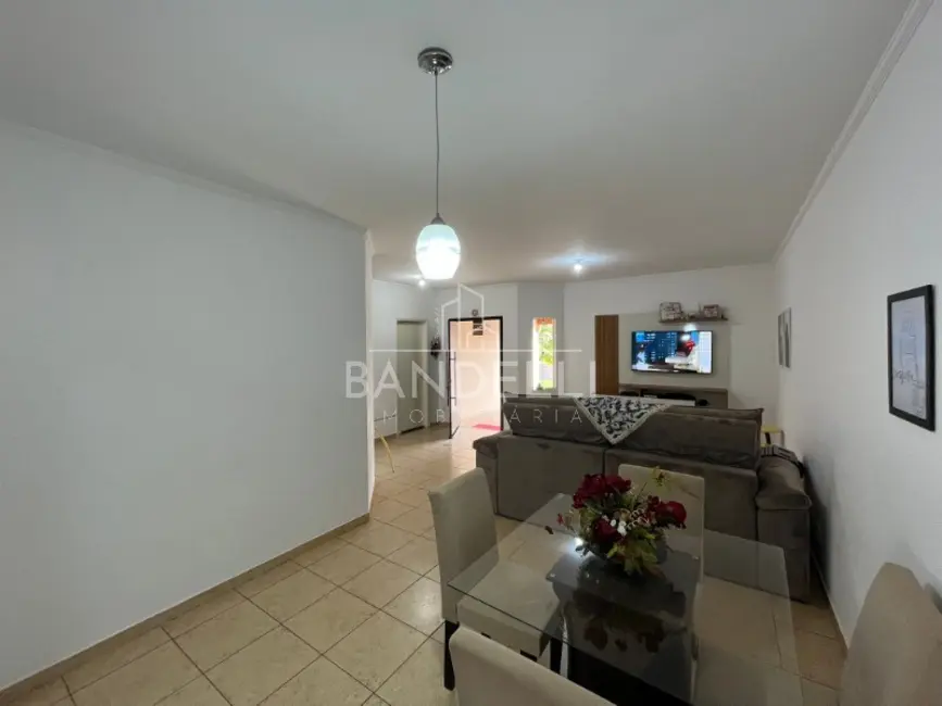 Casa de Condomínio com 3 quartos à venda, 170m2 em Araraquara - SP - imagem 5 Foto 5 de Casa de Condomínio com 3 quartos à venda, 170m2 em Araraquara - SP