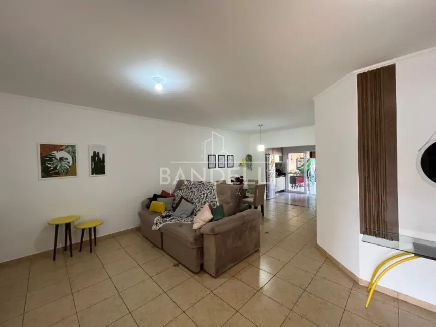 Casa de Condomínio com 3 quartos à venda, 170m2 em Araraquara - SP - imagem 3 Foto 3 de Casa de Condomínio com 3 quartos à venda, 170m2 em Araraquara - SP