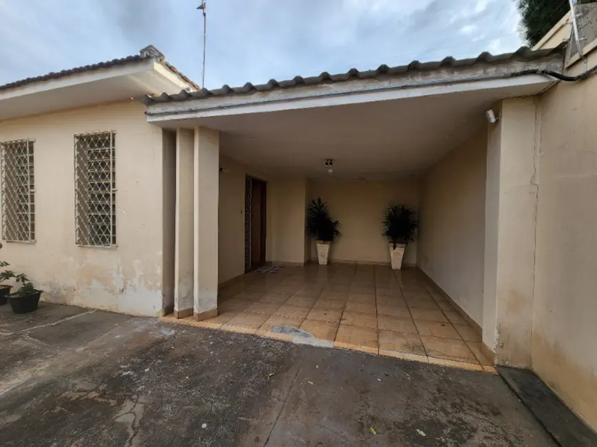 Foto 2 de Casa com 2 quartos à venda, 146m2 em Centro, Araraquara - SP