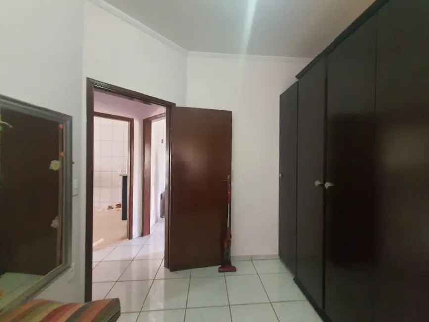 Casa com 2 quartos à venda, 106m2 em Parque Igaçaba, Araraquara - SP - imagem 9 Foto 9 de Casa com 2 quartos à venda, 106m2 em Parque Igaçaba, Araraquara - SP