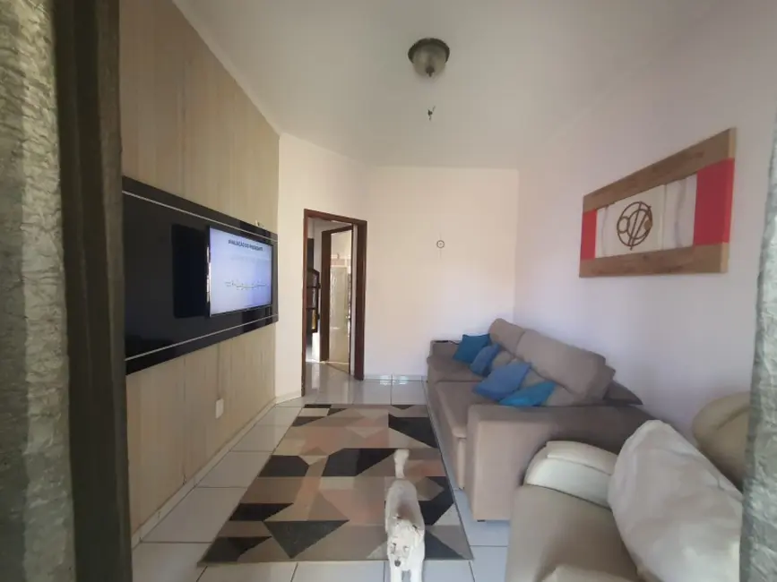 Casa com 2 quartos à venda, 106m2 em Parque Igaçaba, Araraquara - SP - imagem 5 Foto 5 de Casa com 2 quartos à venda, 106m2 em Parque Igaçaba, Araraquara - SP
