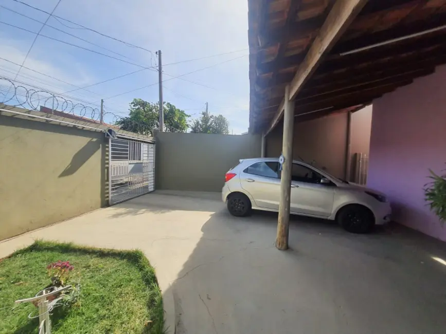 Casa com 2 quartos à venda, 106m2 em Parque Igaçaba, Araraquara - SP - imagem 4 Foto 4 de Casa com 2 quartos à venda, 106m2 em Parque Igaçaba, Araraquara - SP