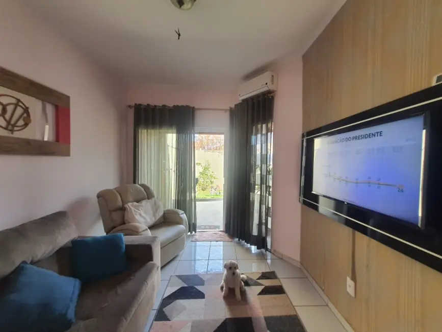 Casa com 2 quartos à venda, 106m2 em Parque Igaçaba, Araraquara - SP - imagem 6 Foto 6 de Casa com 2 quartos à venda, 106m2 em Parque Igaçaba, Araraquara - SP