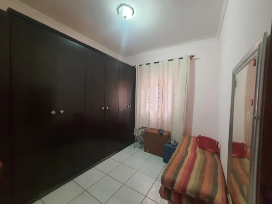Casa com 2 quartos à venda, 106m2 em Parque Igaçaba, Araraquara - SP - imagem 8 Foto 8 de Casa com 2 quartos à venda, 106m2 em Parque Igaçaba, Araraquara - SP