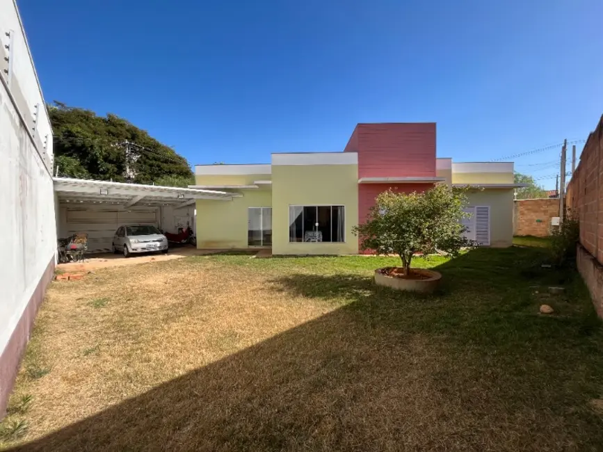Casa com 3 quartos à venda, 177m2 em Residencial Cambuy, Araraquara - SP - imagem 5 Foto 5 de Casa com 3 quartos à venda, 177m2 em Residencial Cambuy, Araraquara - SP