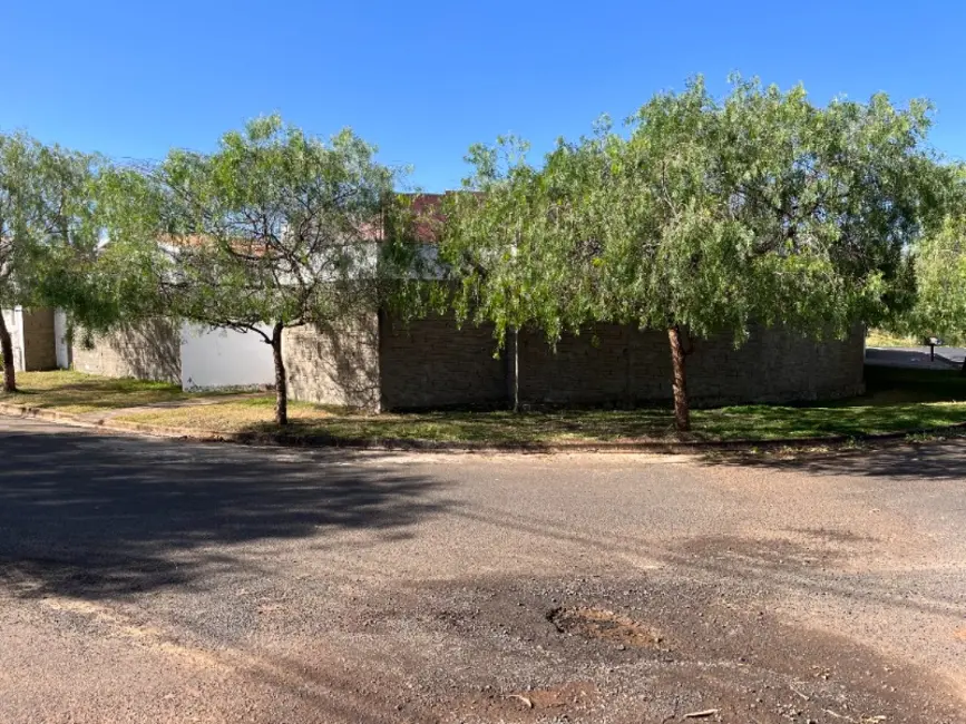 Casa com 3 quartos à venda, 177m2 em Residencial Cambuy, Araraquara - SP - imagem 2 Foto 2 de Casa com 3 quartos à venda, 177m2 em Residencial Cambuy, Araraquara - SP