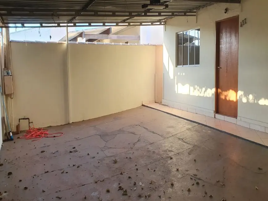 Casa com 4 quartos à venda, 194m2 em Araraquara - SP - imagem 3 Foto 3 de Casa com 4 quartos à venda, 194m2 em Araraquara - SP