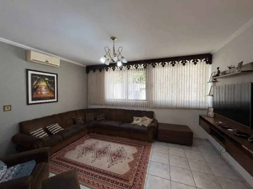 Casa com 3 quartos à venda, 195m2 em Jardim Santa Angelina, Araraquara - SP - imagem 8 Foto 8 de Casa com 3 quartos à venda, 195m2 em Jardim Santa Angelina, Araraquara - SP