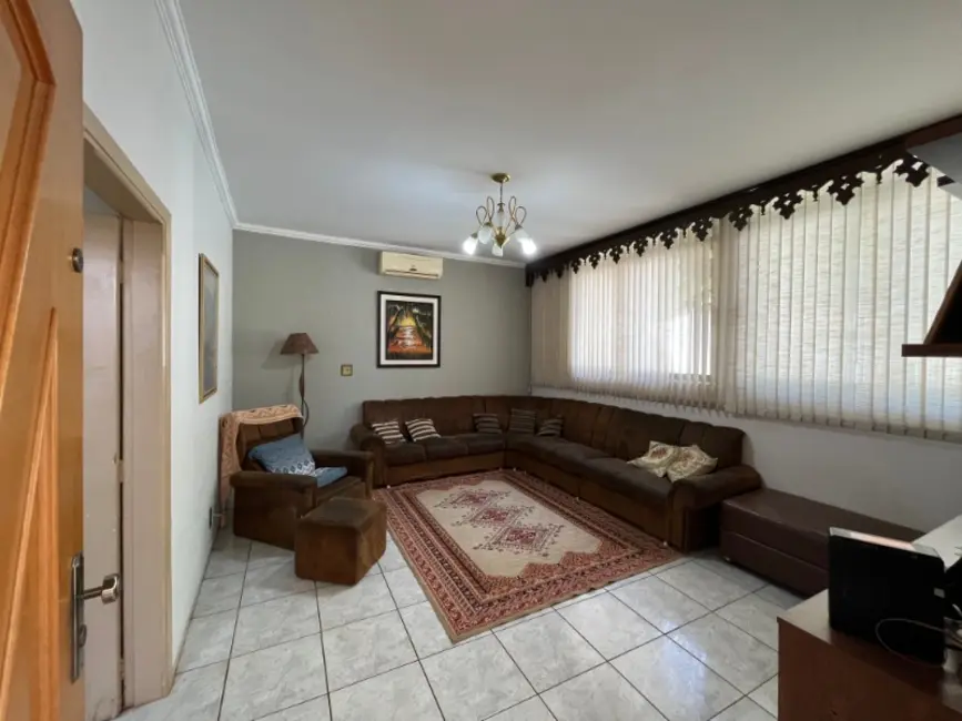 Casa com 3 quartos à venda, 195m2 em Jardim Santa Angelina, Araraquara - SP - imagem 7 Foto 7 de Casa com 3 quartos à venda, 195m2 em Jardim Santa Angelina, Araraquara - SP