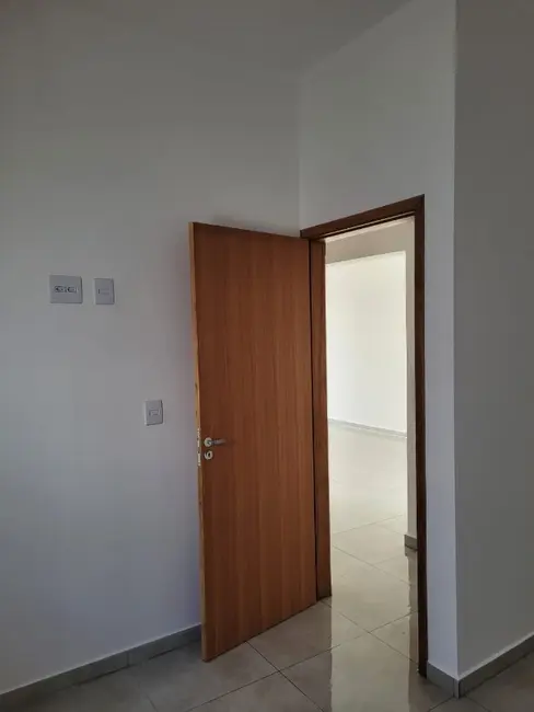 Casa com 2 quartos à venda, 66m2 em Araraquara - SP - imagem 2 Foto 2 de Casa com 2 quartos à venda, 66m2 em Araraquara - SP