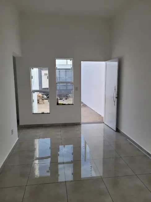 Casa com 2 quartos à venda, 66m2 em Araraquara - SP - imagem 5 Foto 5 de Casa com 2 quartos à venda, 66m2 em Araraquara - SP