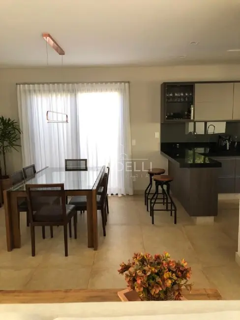Casa de Condomínio com 3 quartos à venda, 221m2 em Parque Residencial Damha, Araraquara - SP - imagem 5 Foto 5 de Casa de Condomínio com 3 quartos à venda, 221m2 em Parque Residencial Damha, Araraquara - SP