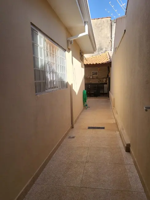 Casa com 3 quartos à venda, 152m2 em Jardim Nova Época, Araraquara - SP - imagem 3 Foto 3 de Casa com 3 quartos à venda, 152m2 em Jardim Nova Época, Araraquara - SP