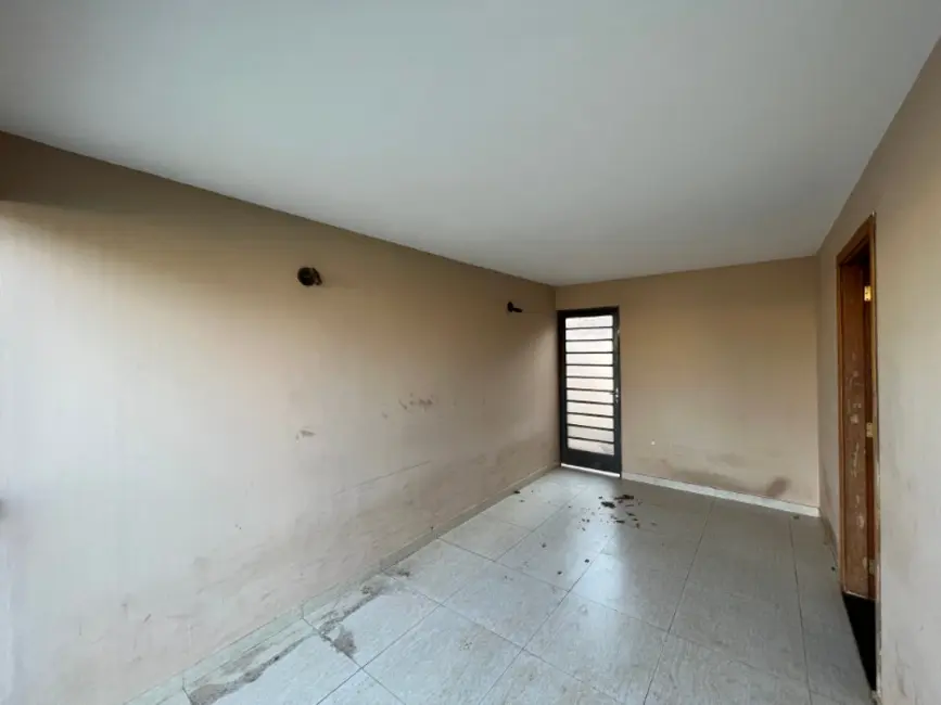 Casa com 2 quartos à venda, 146m2 em Jardim Floridiana (Vila Xavier), Araraquara - SP - imagem 2 Foto 2 de Casa com 2 quartos à venda, 146m2 em Jardim Floridiana (Vila Xavier), Araraquara - SP