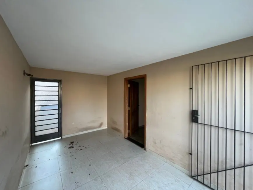 Casa com 2 quartos à venda, 146m2 em Jardim Floridiana (Vila Xavier), Araraquara - SP - imagem 3 Foto 3 de Casa com 2 quartos à venda, 146m2 em Jardim Floridiana (Vila Xavier), Araraquara - SP