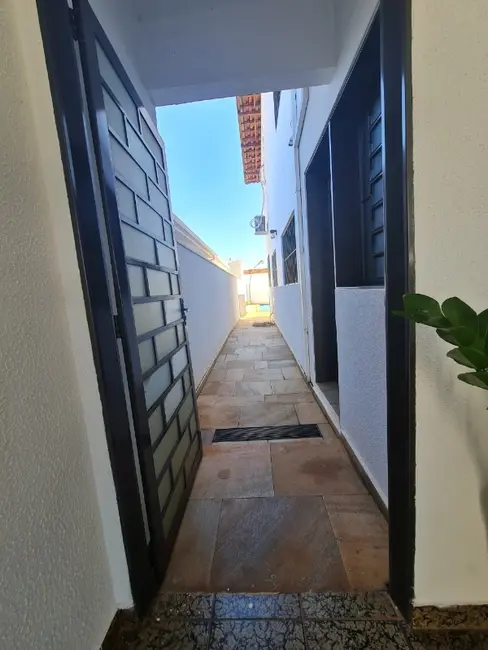 Casa com 5 quartos à venda, 340m2 em Jardim Santa Angelina, Araraquara - SP - imagem 4 Foto 4 de Casa com 5 quartos à venda, 340m2 em Jardim Santa Angelina, Araraquara - SP