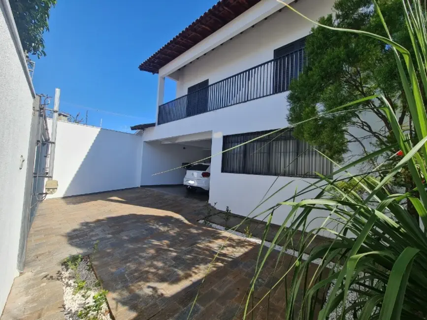 Casa com 5 quartos à venda, 340m2 em Jardim Santa Angelina, Araraquara - SP - imagem 2 Foto 2 de Casa com 5 quartos à venda, 340m2 em Jardim Santa Angelina, Araraquara - SP