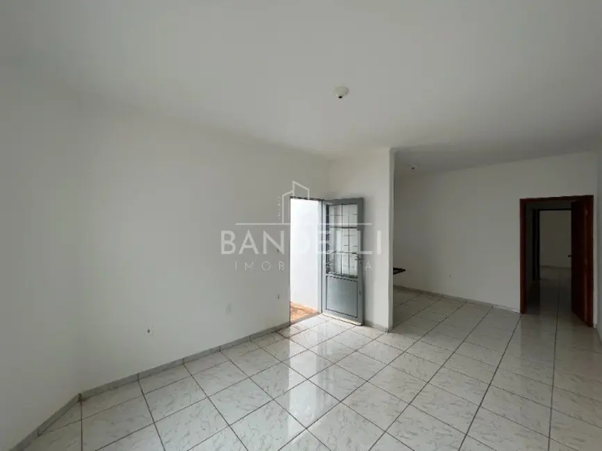 Casa com 2 quartos à venda, 64m2 em Jardim Universal, Araraquara - SP - imagem 3 Foto 3 de Casa com 2 quartos à venda, 64m2 em Jardim Universal, Araraquara - SP