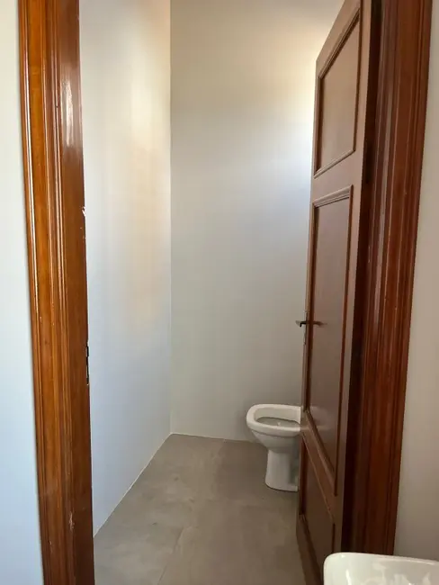 Sala Comercial para alugar, 12m2 em Centro, Araraquara - SP - imagem 5 Foto 5 de Sala Comercial para alugar, 12m2 em Centro, Araraquara - SP