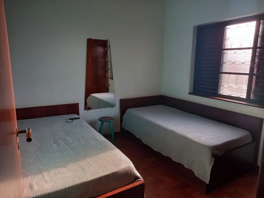 Casa com 3 quartos à venda, 247m2 em Centro, Araraquara - SP - imagem 8 Foto 8 de Casa com 3 quartos à venda, 247m2 em Centro, Araraquara - SP
