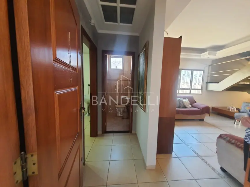 Casa com 3 quartos à venda, 226m2 em Centro, Araraquara - SP - imagem 7 Foto 7 de Casa com 3 quartos à venda, 226m2 em Centro, Araraquara - SP