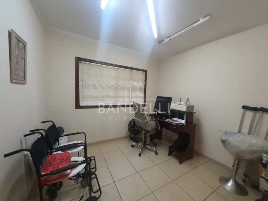 Casa com 3 quartos à venda, 226m2 em Centro, Araraquara - SP - imagem 9 Foto 9 de Casa com 3 quartos à venda, 226m2 em Centro, Araraquara - SP
