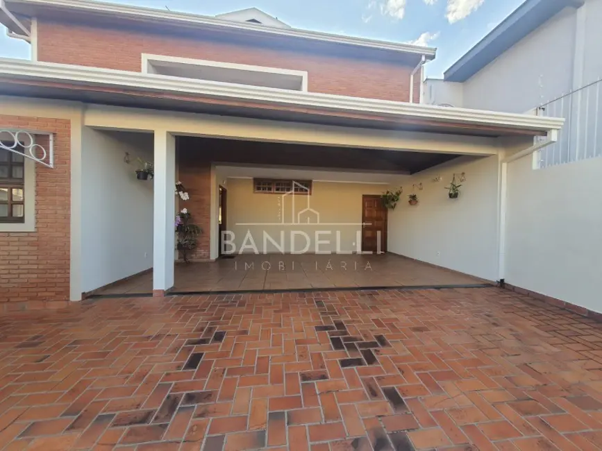 Casa com 3 quartos à venda, 226m2 em Centro, Araraquara - SP - imagem 3 Foto 3 de Casa com 3 quartos à venda, 226m2 em Centro, Araraquara - SP