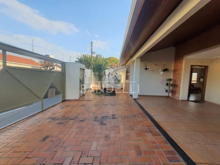 Casa com 3 quartos à venda, 226m2 em Centro, Araraquara - SP - imagem 6 Foto 6 de Casa com 3 quartos à venda, 226m2 em Centro, Araraquara - SP