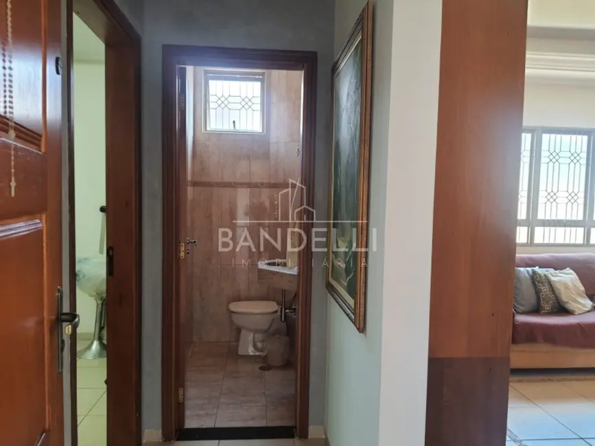 Casa com 3 quartos à venda, 226m2 em Centro, Araraquara - SP - imagem 8 Foto 8 de Casa com 3 quartos à venda, 226m2 em Centro, Araraquara - SP