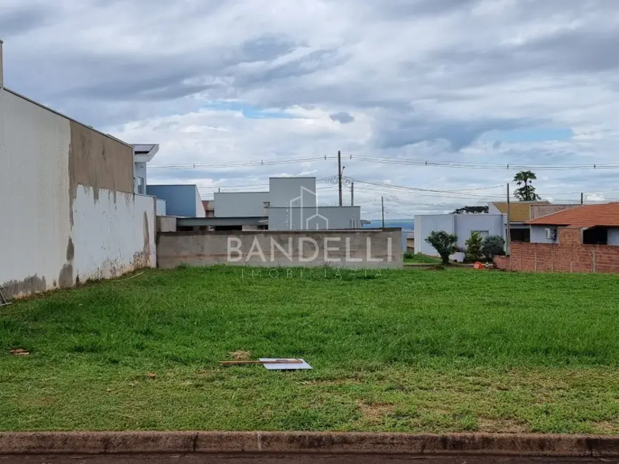 Foto 1 de Terreno / Lote à venda em Araraquara - SP