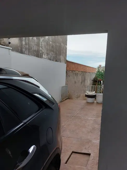 Casa com 3 quartos à venda, 196m2 em Jardim Residencial Água Branca, Araraquara - SP - imagem 8 Foto 8 de Casa com 3 quartos à venda, 196m2 em Jardim Residencial Água Branca, Araraquara - SP