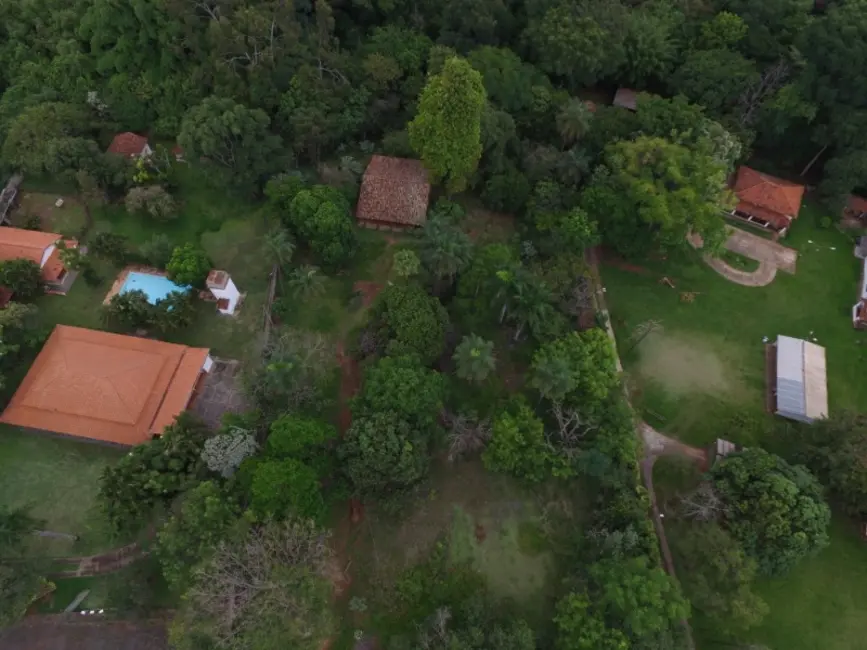 Chácara com 2 quartos à venda, 145m2 em Chácara Velosa, Araraquara - SP - imagem 3 Foto 3 de Chácara com 2 quartos à venda, 145m2 em Chácara Velosa, Araraquara - SP