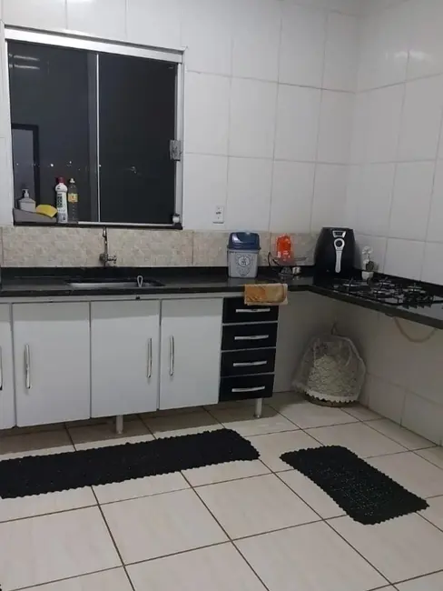 Casa com 3 quartos à venda, 190m2 em Centro, Araraquara - SP - imagem 3 Foto 3 de Casa com 3 quartos à venda, 190m2 em Centro, Araraquara - SP