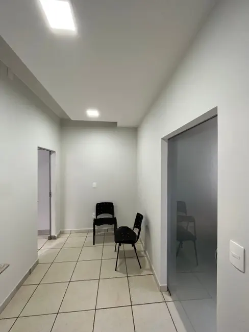 Sala Comercial à venda, 114m2 em Centro, Araraquara - SP - imagem 3 Foto 3 de Sala Comercial à venda, 114m2 em Centro, Araraquara - SP
