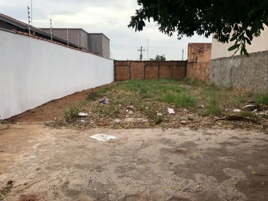 Foto 1 de Terreno / Lote à venda em Jardim Roberto Selmi Dei, Araraquara - SP