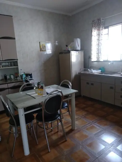 Casa com 2 quartos à venda, 159m2 em Vila Xavier (Vila Xavier), Araraquara - SP - imagem 6 Foto 6 de Casa com 2 quartos à venda, 159m2 em Vila Xavier (Vila Xavier), Araraquara - SP