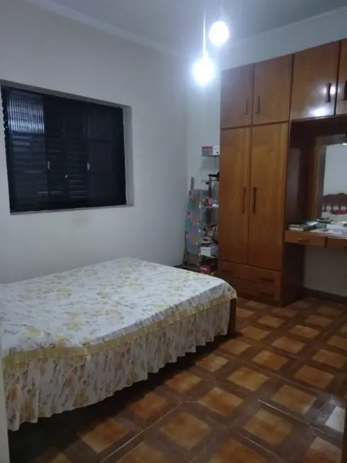 Casa com 2 quartos à venda, 159m2 em Vila Xavier (Vila Xavier), Araraquara - SP - imagem 9 Foto 9 de Casa com 2 quartos à venda, 159m2 em Vila Xavier (Vila Xavier), Araraquara - SP