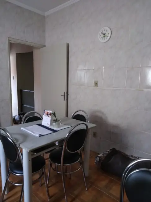 Casa com 2 quartos à venda, 159m2 em Vila Xavier (Vila Xavier), Araraquara - SP - imagem 4 Foto 4 de Casa com 2 quartos à venda, 159m2 em Vila Xavier (Vila Xavier), Araraquara - SP