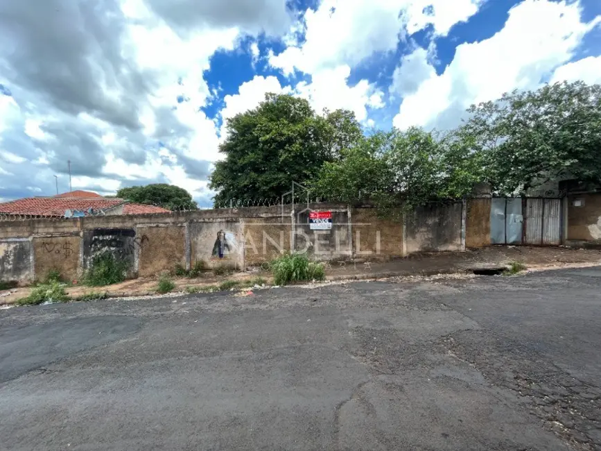 Foto 1 de Terreno / Lote à venda em Jardim do Carmo, Araraquara - SP