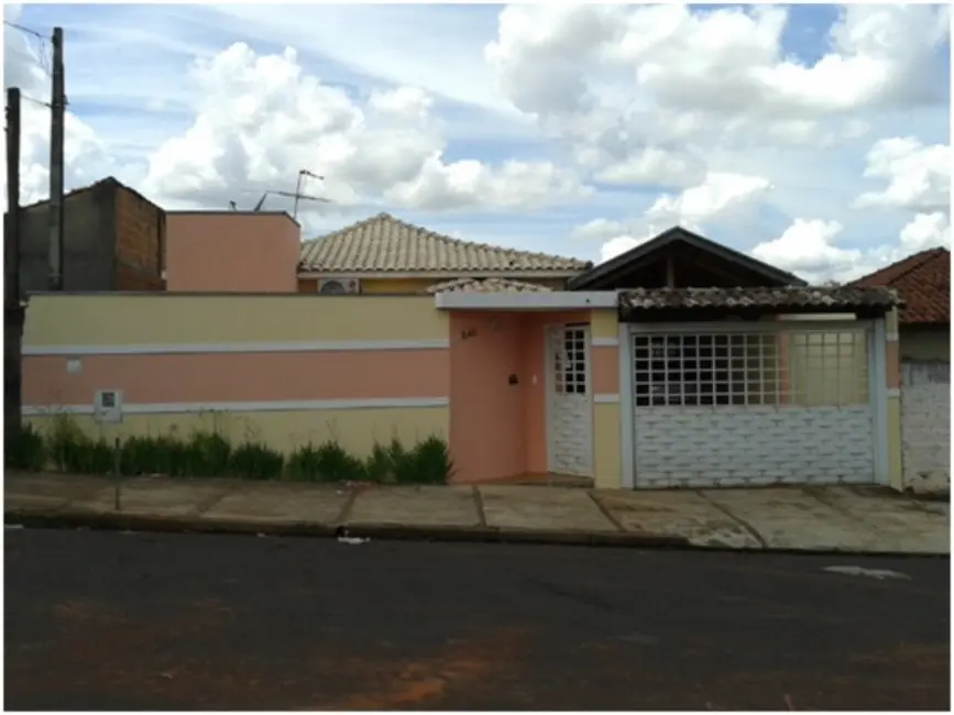Foto 1 de Casa com 2 quartos à venda, 112m2 em Parque Laranjeiras, Araraquara - SP