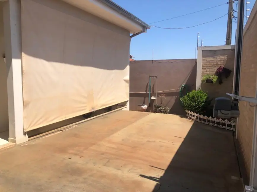 Casa com 3 quartos à venda, 180m2 em Jardim Tangará, Araraquara - SP - imagem 4 Foto 4 de Casa com 3 quartos à venda, 180m2 em Jardim Tangará, Araraquara - SP