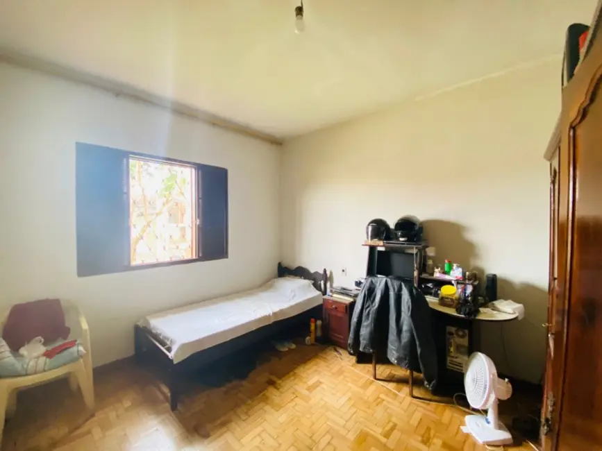 Casa com 2 quartos à venda, 149m2 em Vila Ferroviária, Araraquara - SP - imagem 5 Foto 5 de Casa com 2 quartos à venda, 149m2 em Vila Ferroviária, Araraquara - SP