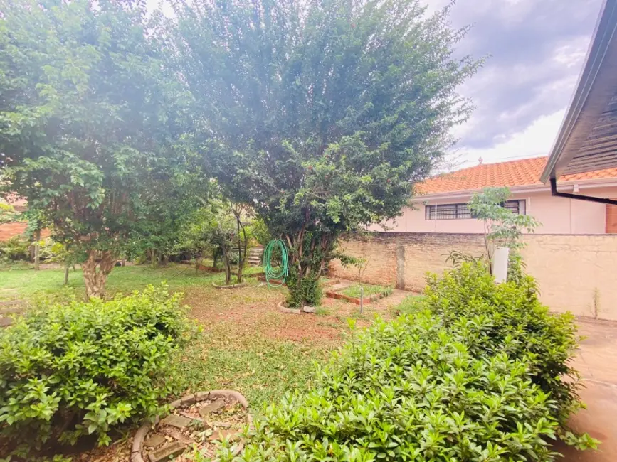 Casa com 2 quartos à venda, 149m2 em Vila Ferroviária, Araraquara - SP - imagem 9 Foto 9 de Casa com 2 quartos à venda, 149m2 em Vila Ferroviária, Araraquara - SP